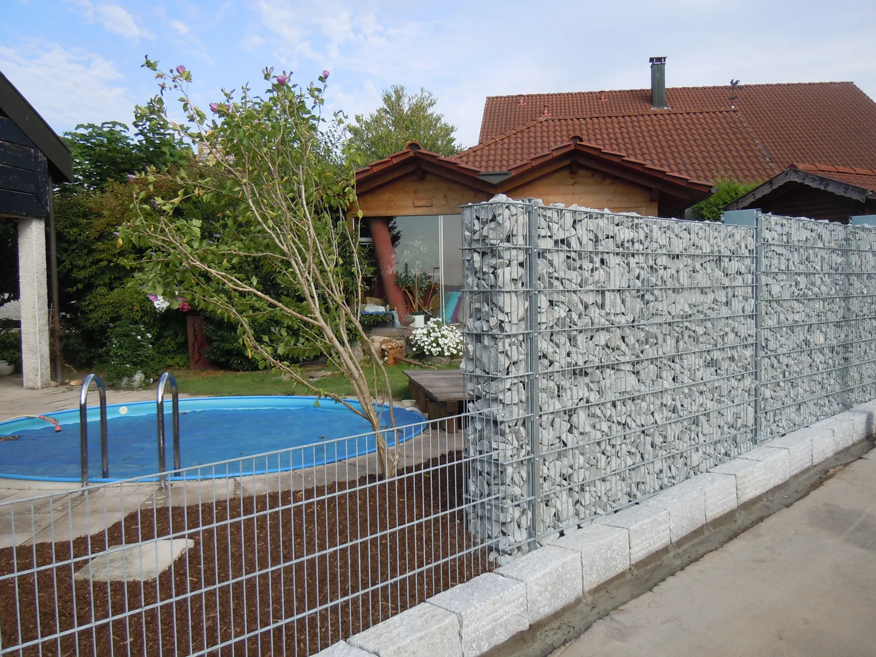 Gartenanlage mit Terrasse