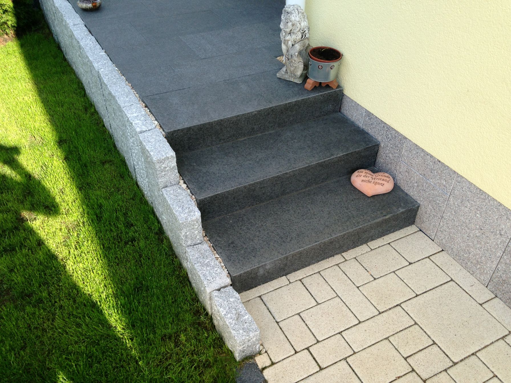 Naturstein, Mauern und Treppen
